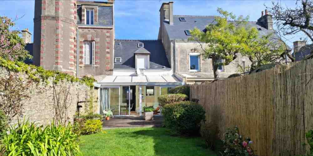 Vente Maison 76m² SAINT-VAAST-LA-HOUGUE - 284 580€